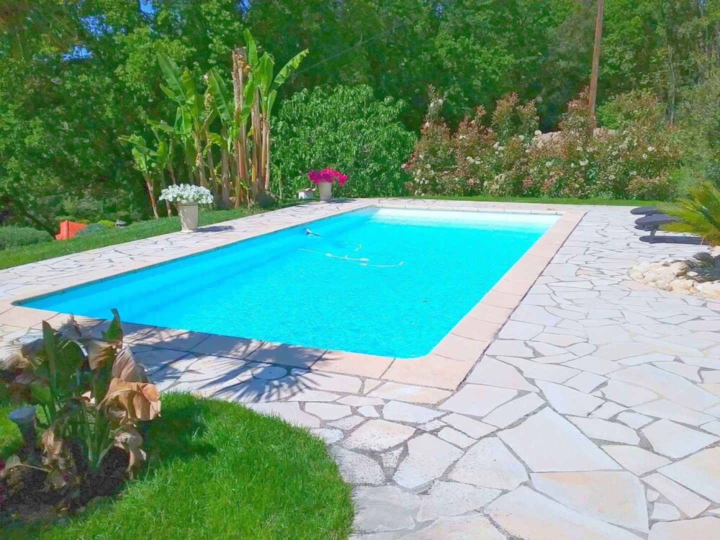 Peaceful Villa in Saint Paul de Vence With Swimming Pool