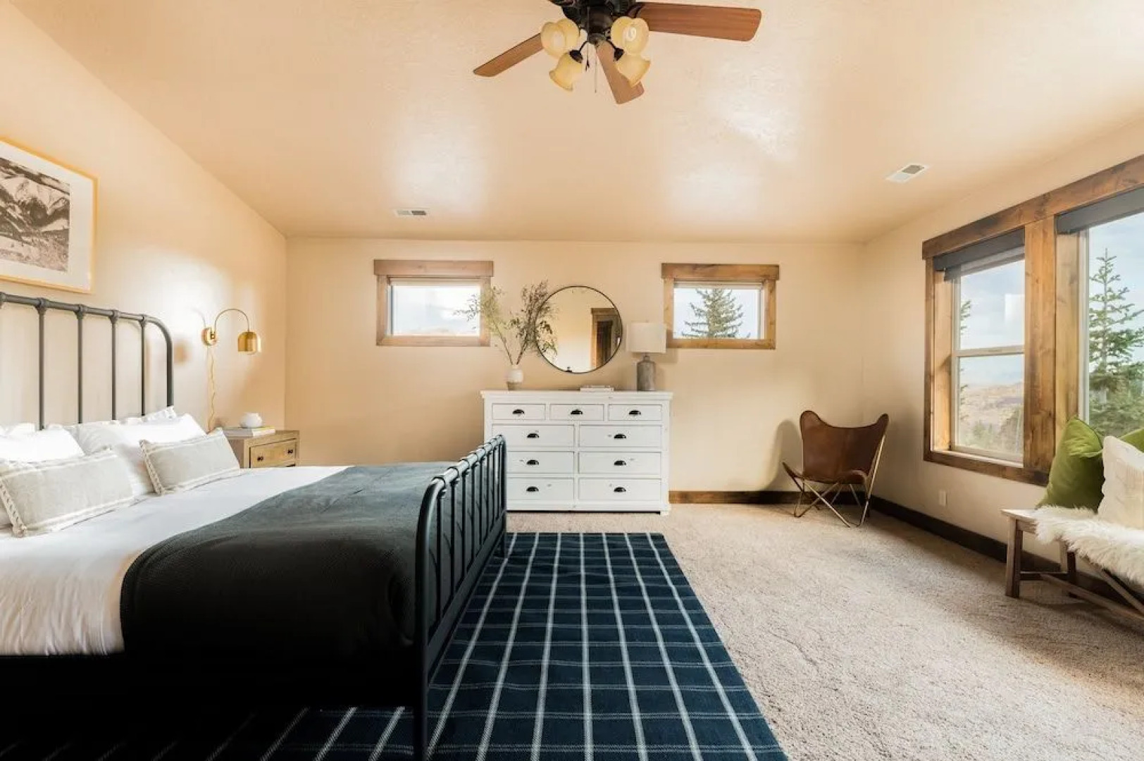 Parley by AvantStay Gorgeous Rustic Cabin w Mtn Views & Hot Tub