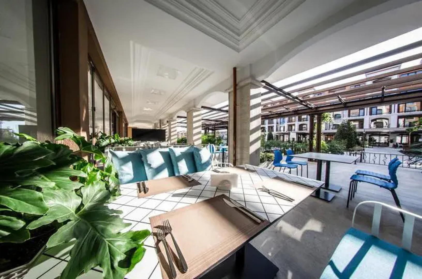 Premier Fort Cuisine - Full Board