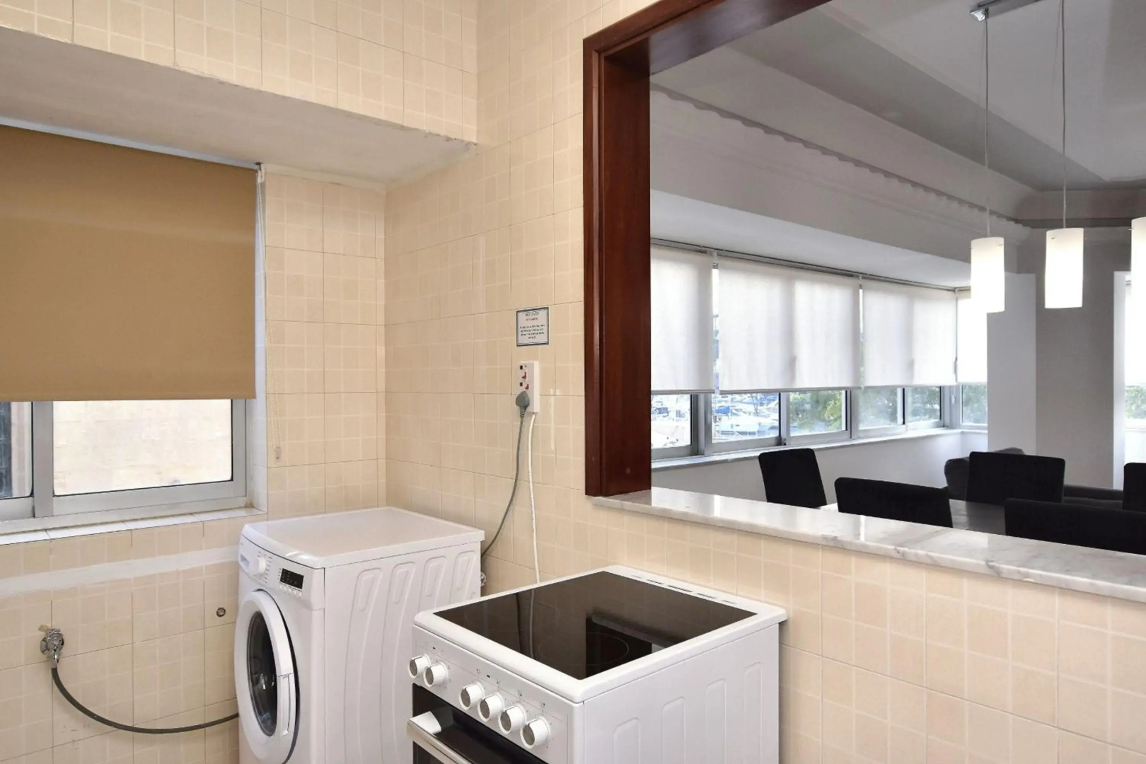 2 bedroom, central and spacious with sea view