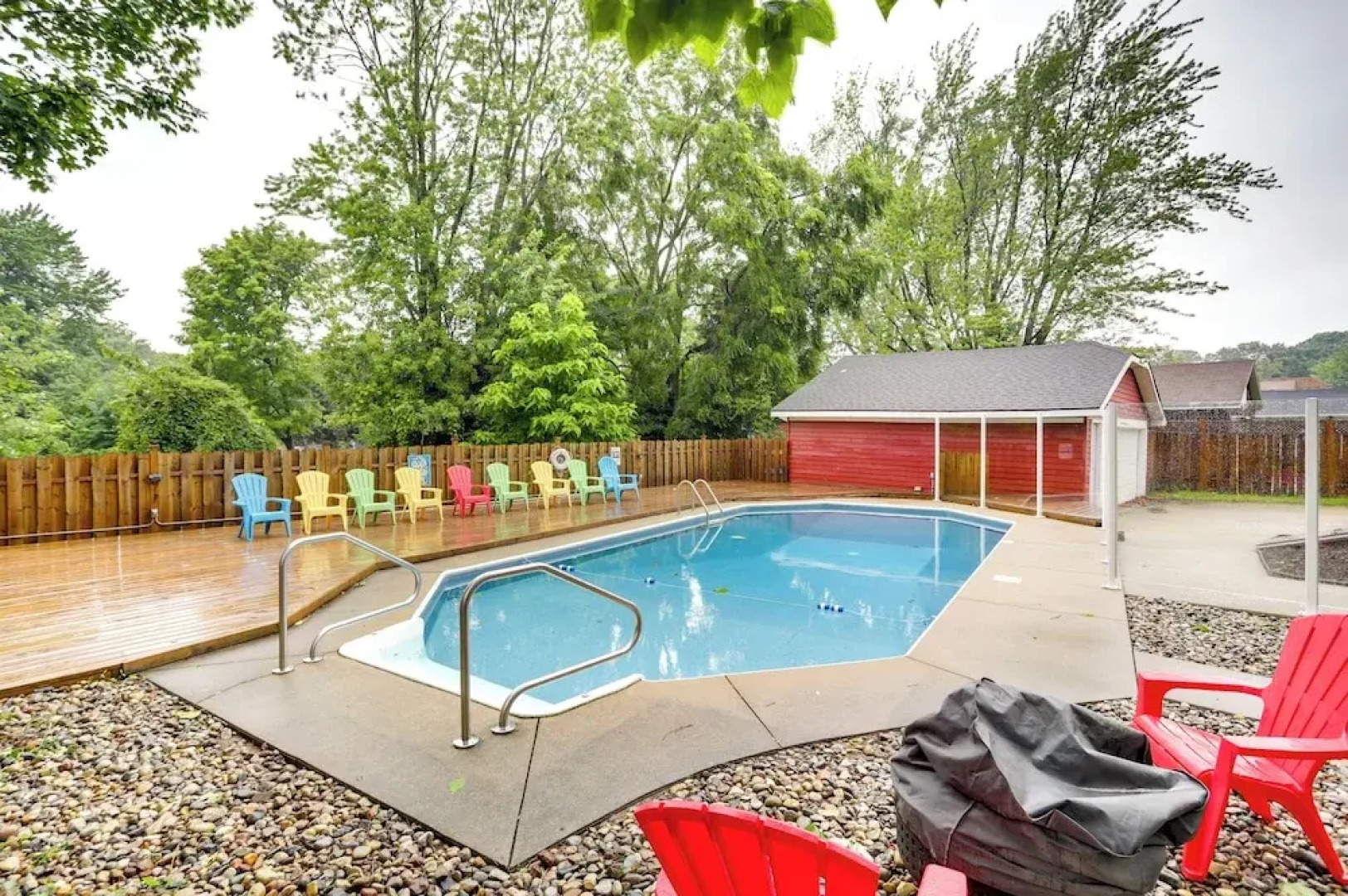 South Haven Oasis - Private Hot Tub, Pool & Grill!
