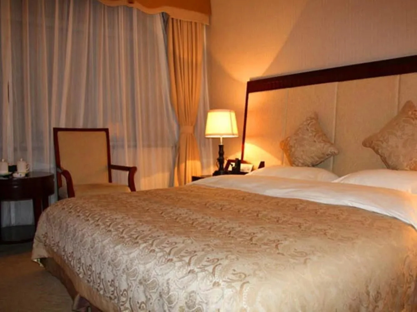 Financial Hotel Yantai