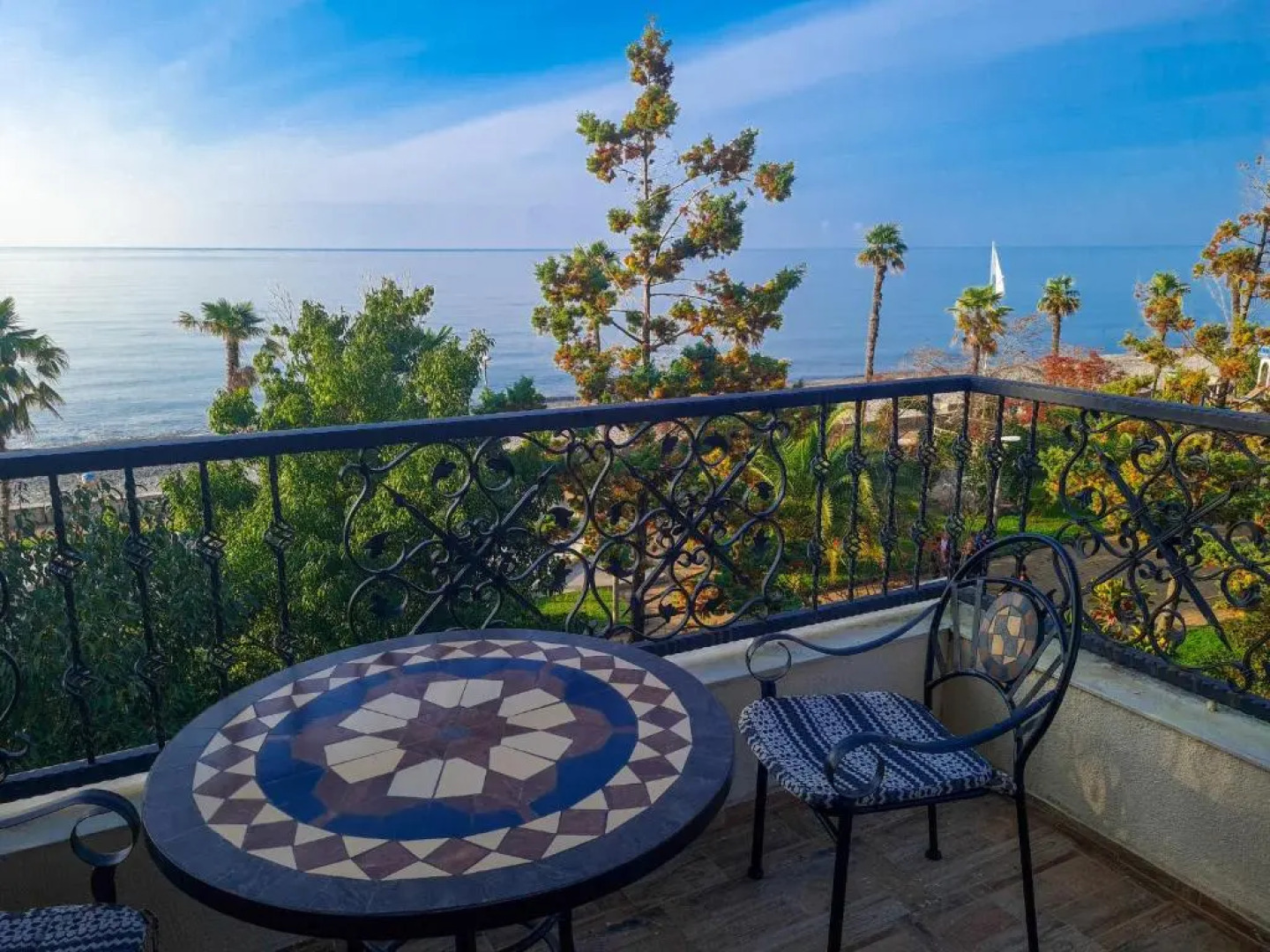 Luxury Dreamland Oasis Apartments