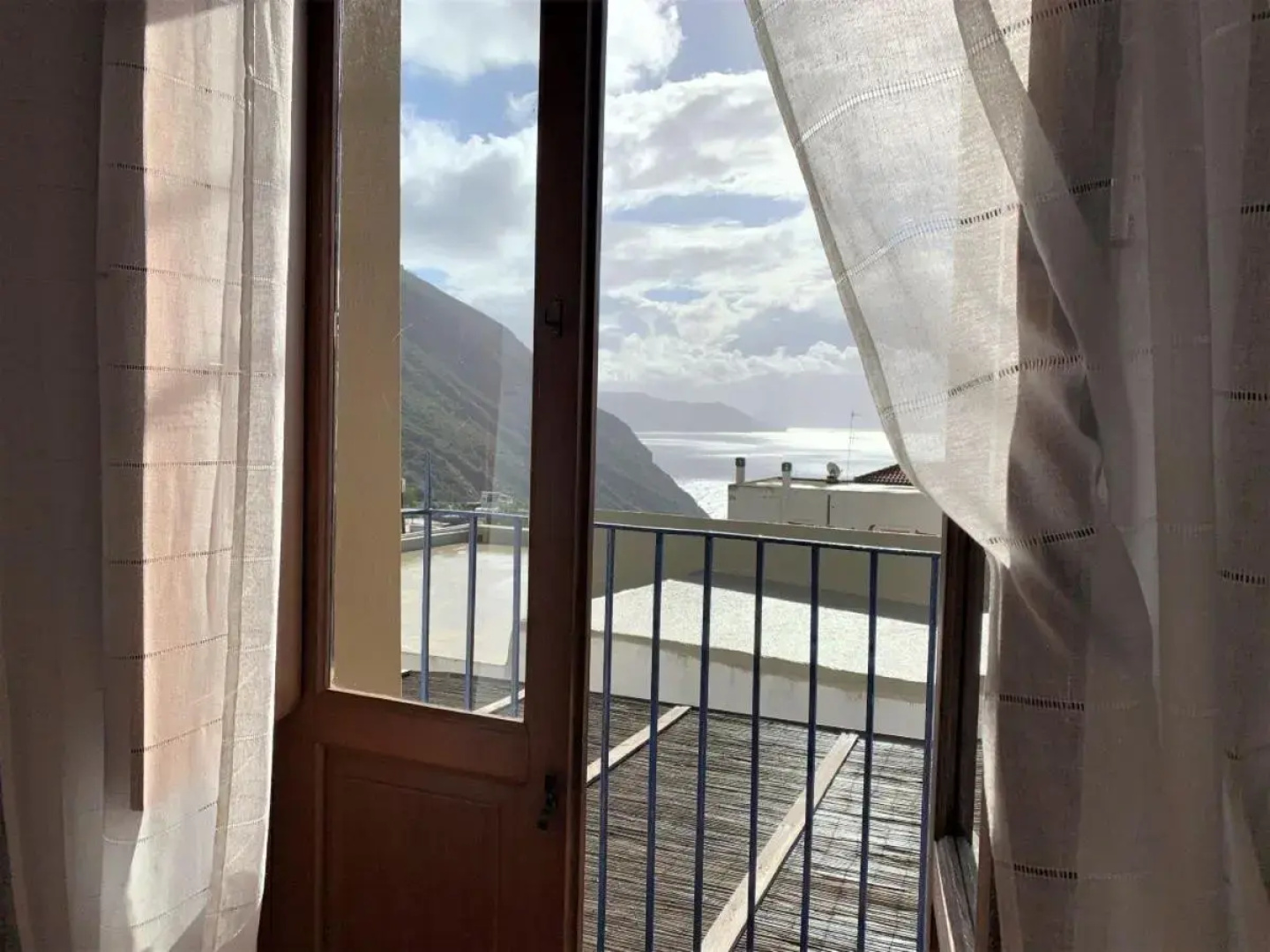 Casa Vittoria - panoramica in centro a Leni, Isola di Salina