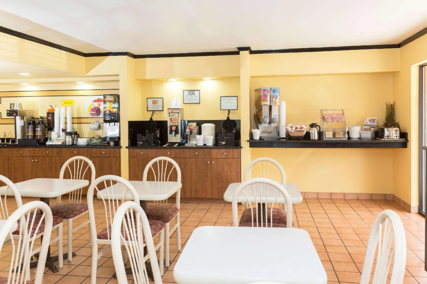 Super 8 By Wyndham Naples