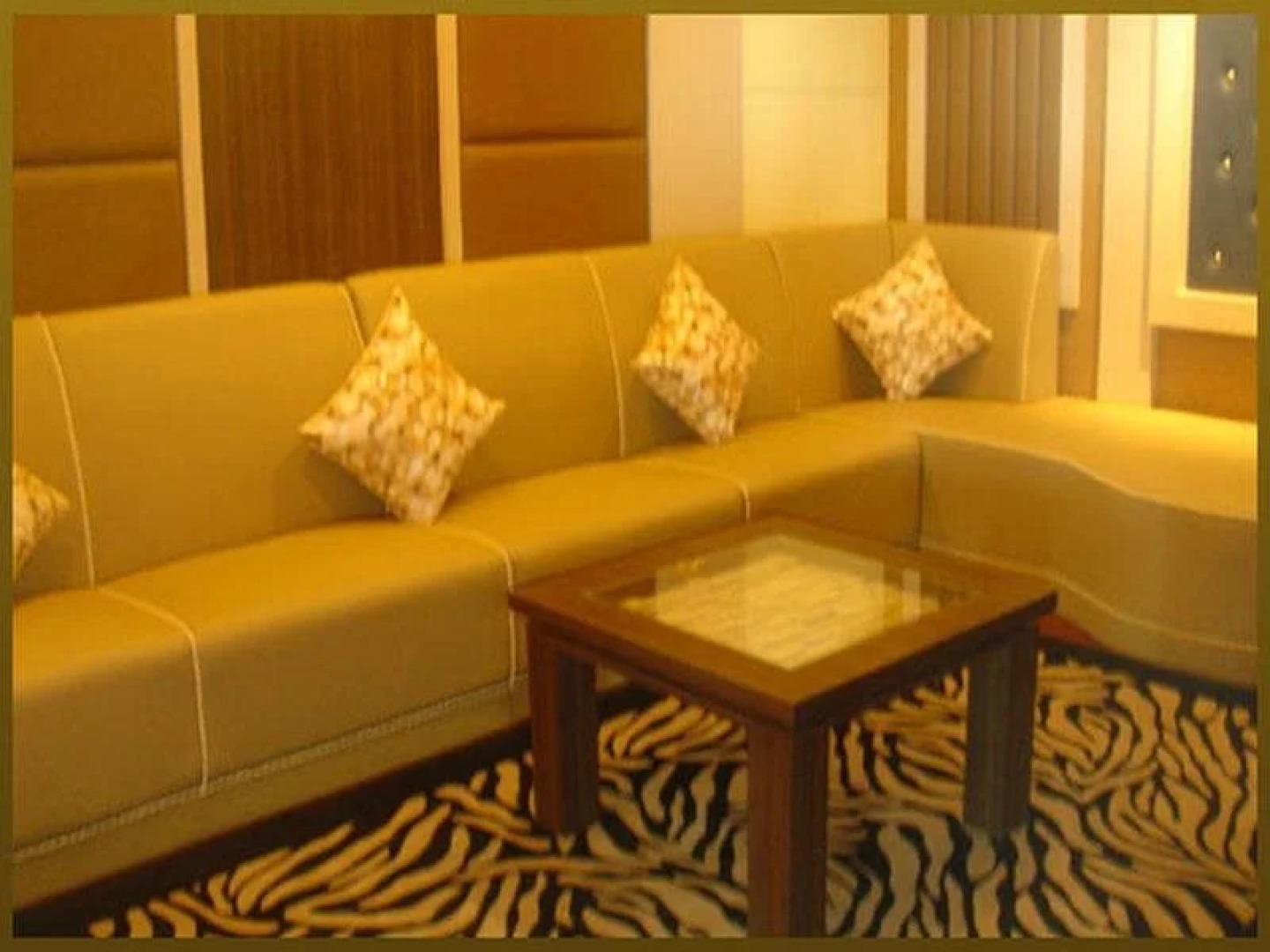 Sri U-Thong Grand Hotel