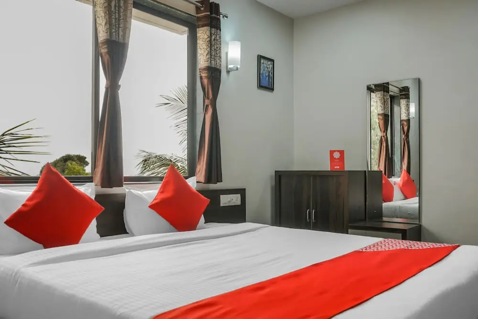 OYO 18815 Bhushan Residency