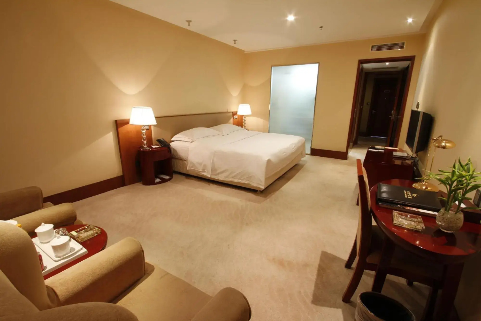 Huquan Hongyan Hotel