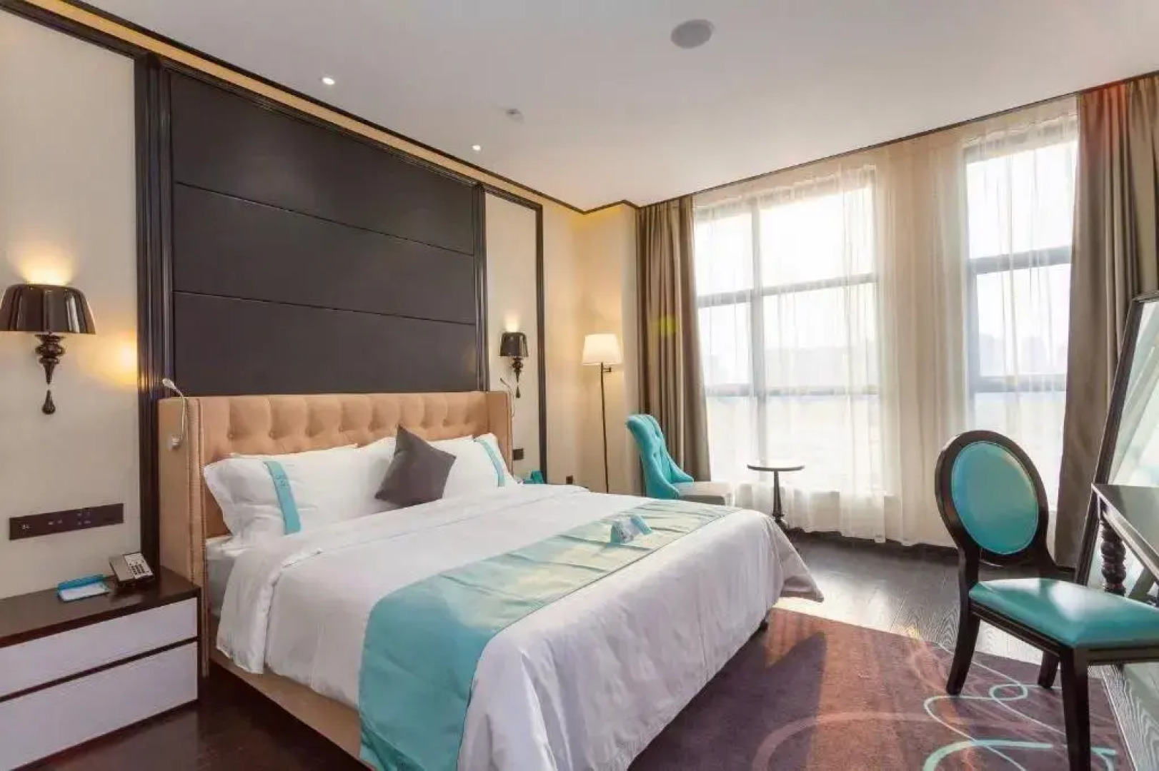 Xana Hotelle Chengdu Railway East Station West Square