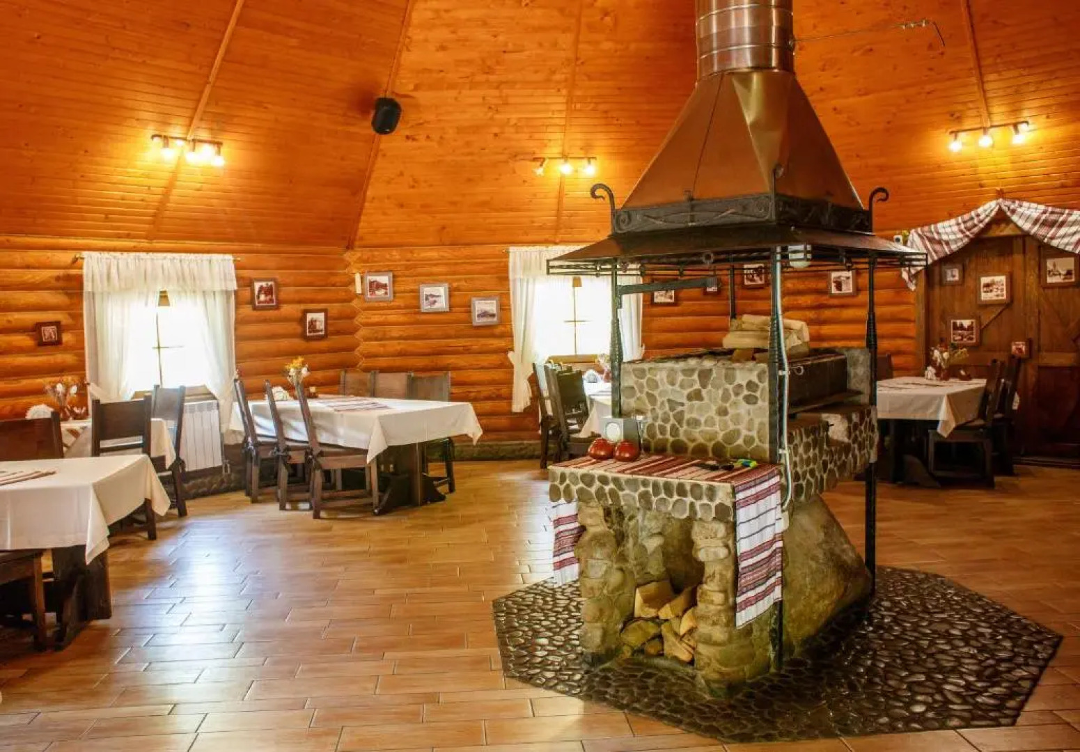 Toursit Complex Polyana Kvasova