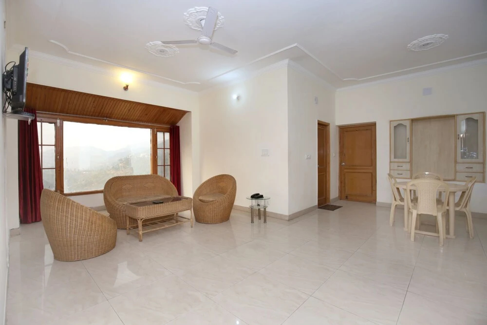 OYO 10208 Home Valley View 2BHK Kasauli