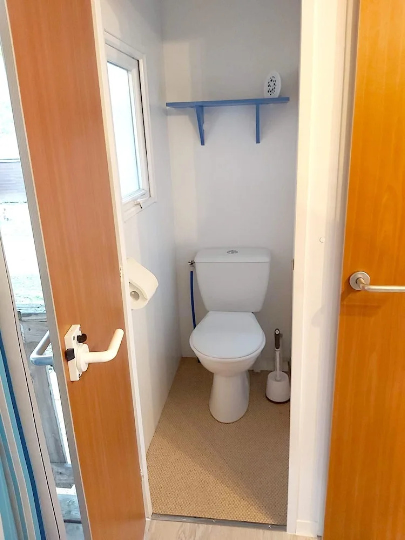 Bungalow With 2 Bedrooms in Meschers-sur-gironde, With Pool Access, Furnished Terrace and Wifi