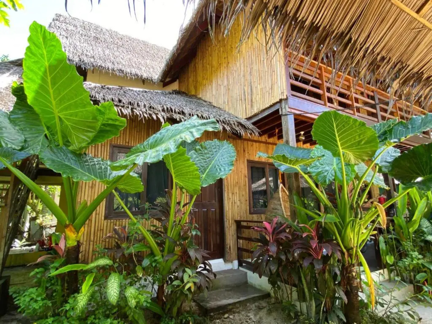 Ilakai Hostel - Adults Only