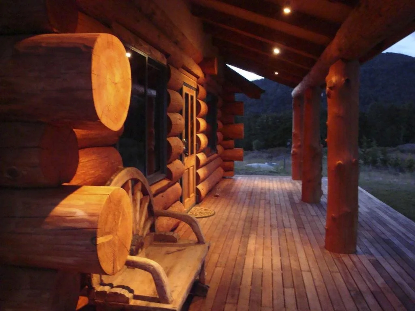 The Hollows Luxury Log Cabin
