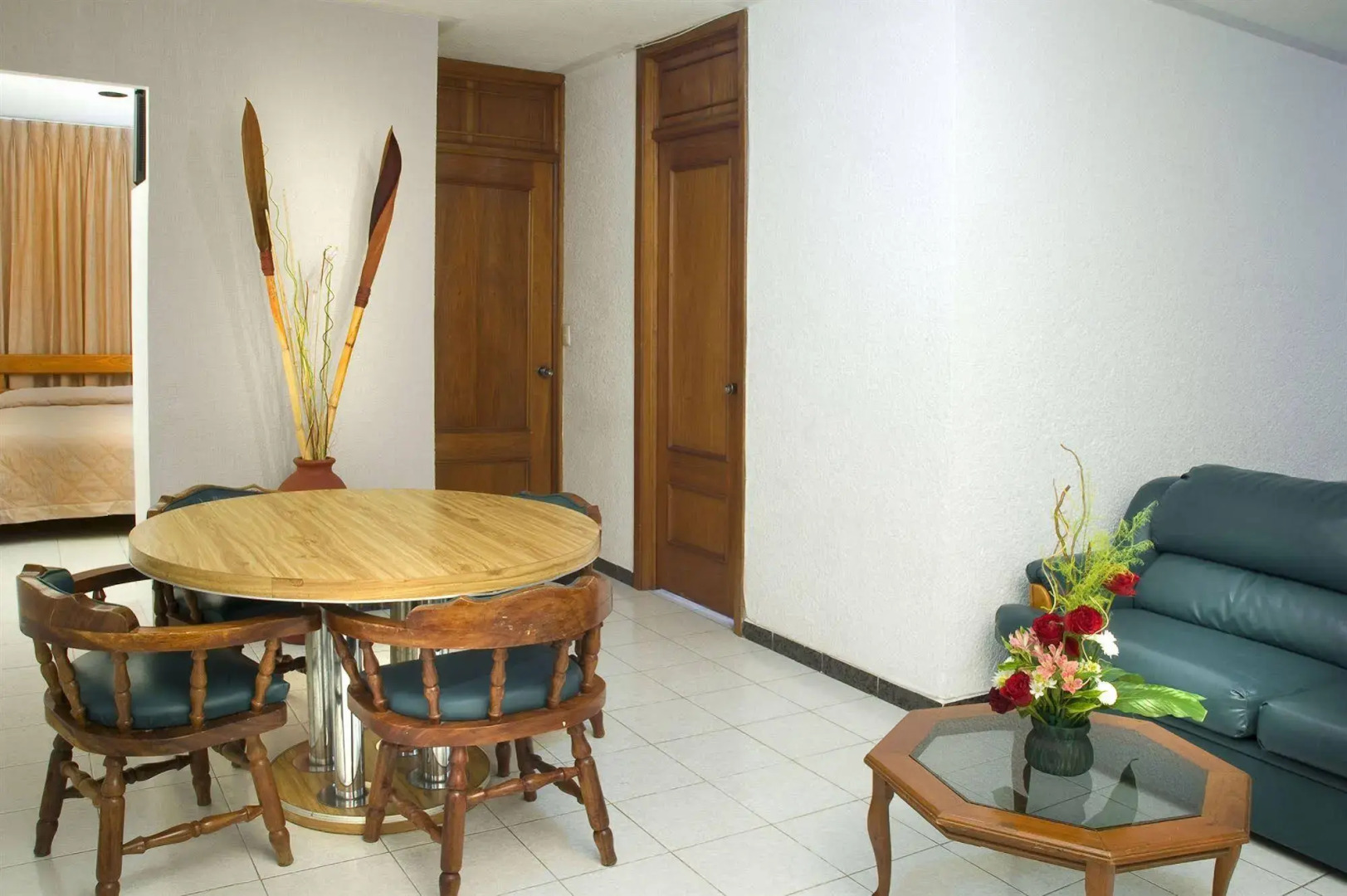 Estanza Hotel & Suites