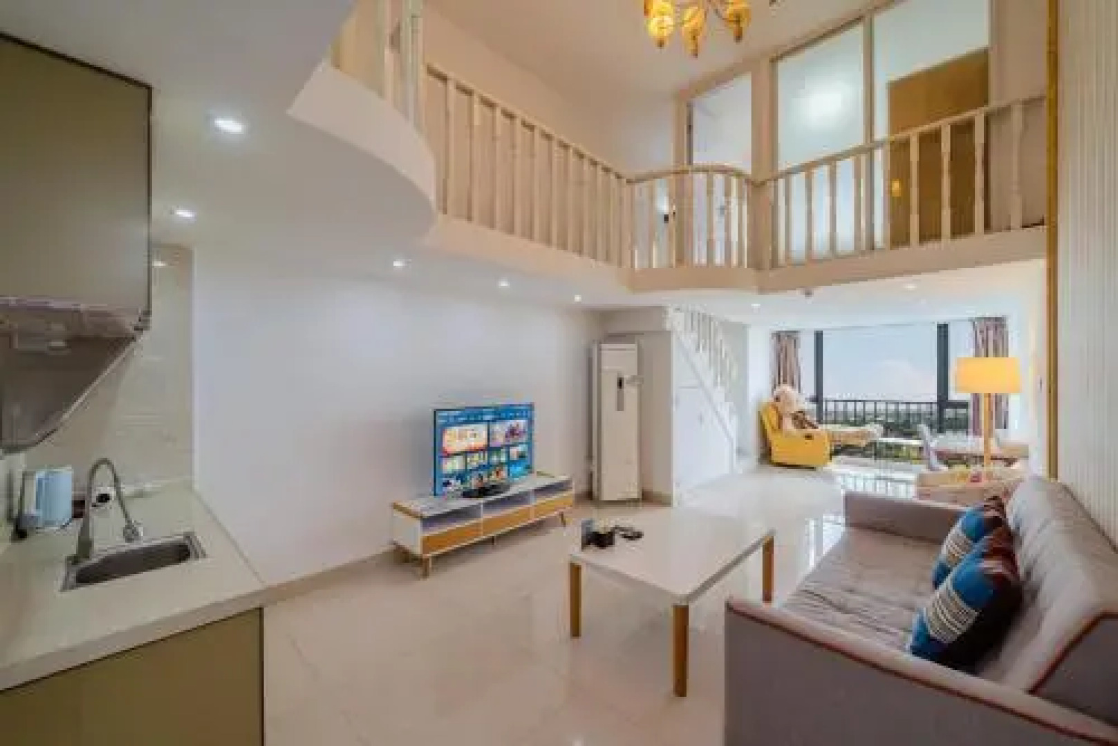 April Fair Duplex Apartment Guagnzhou South Railway Station Ao Yuan Yue Shi Dai Branch