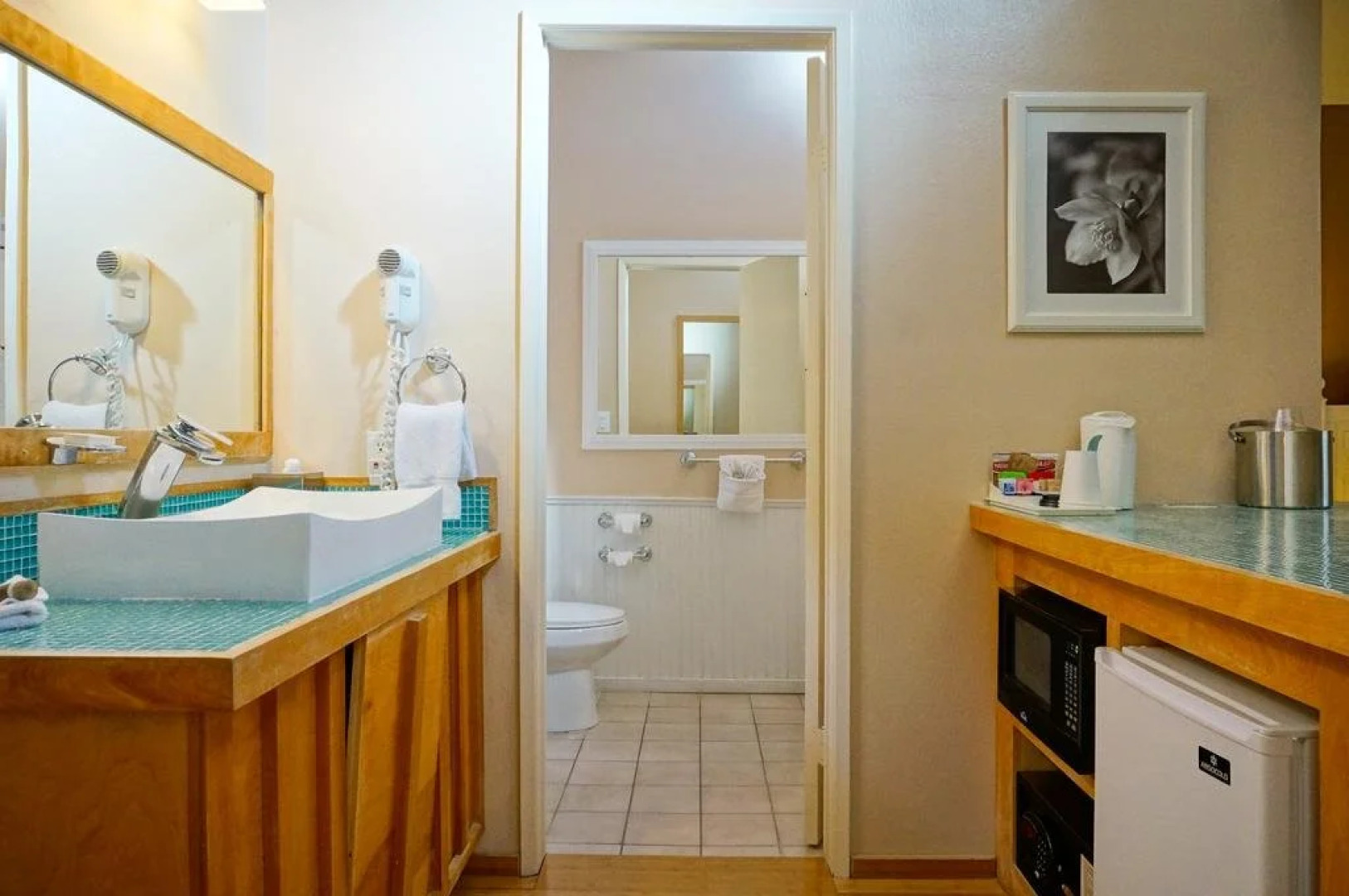 Hummingbird Inn of Ojai