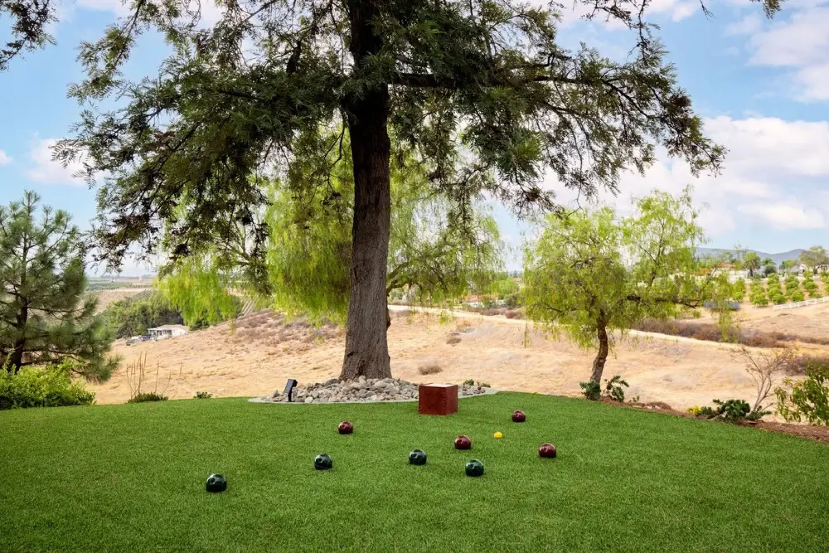 Chateau Syrah by Avantstay Picturesque Estate w/ Pool, Hot Tub, Pool Table & Table Tennis New Pickleball Court + Basketball Hoop