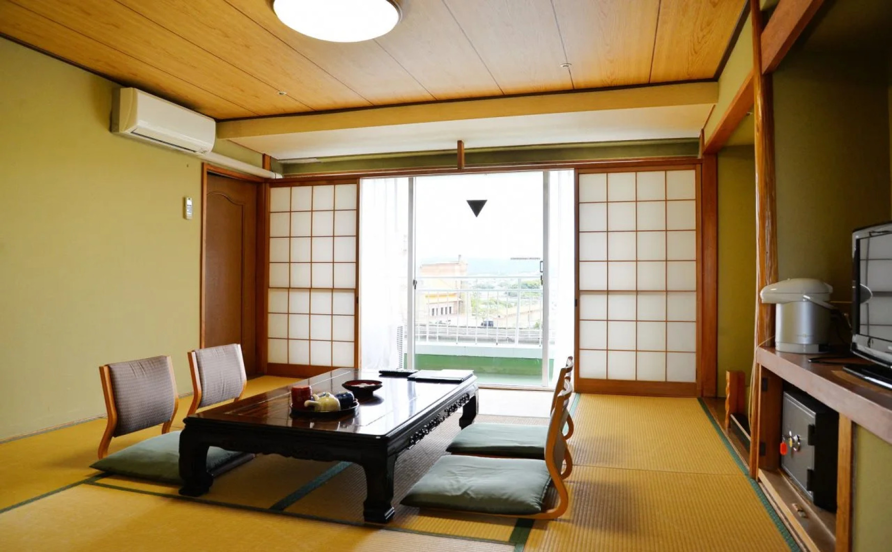 Shirahama Seaside Hotel