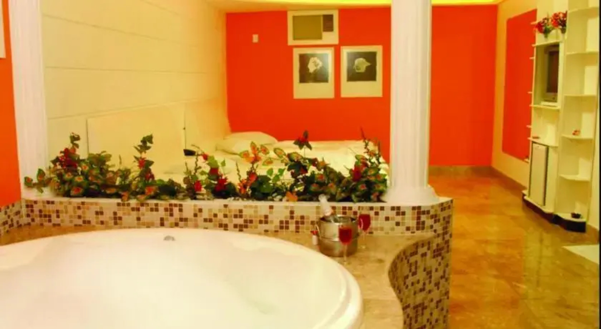 Plaza Motel (Adult only)