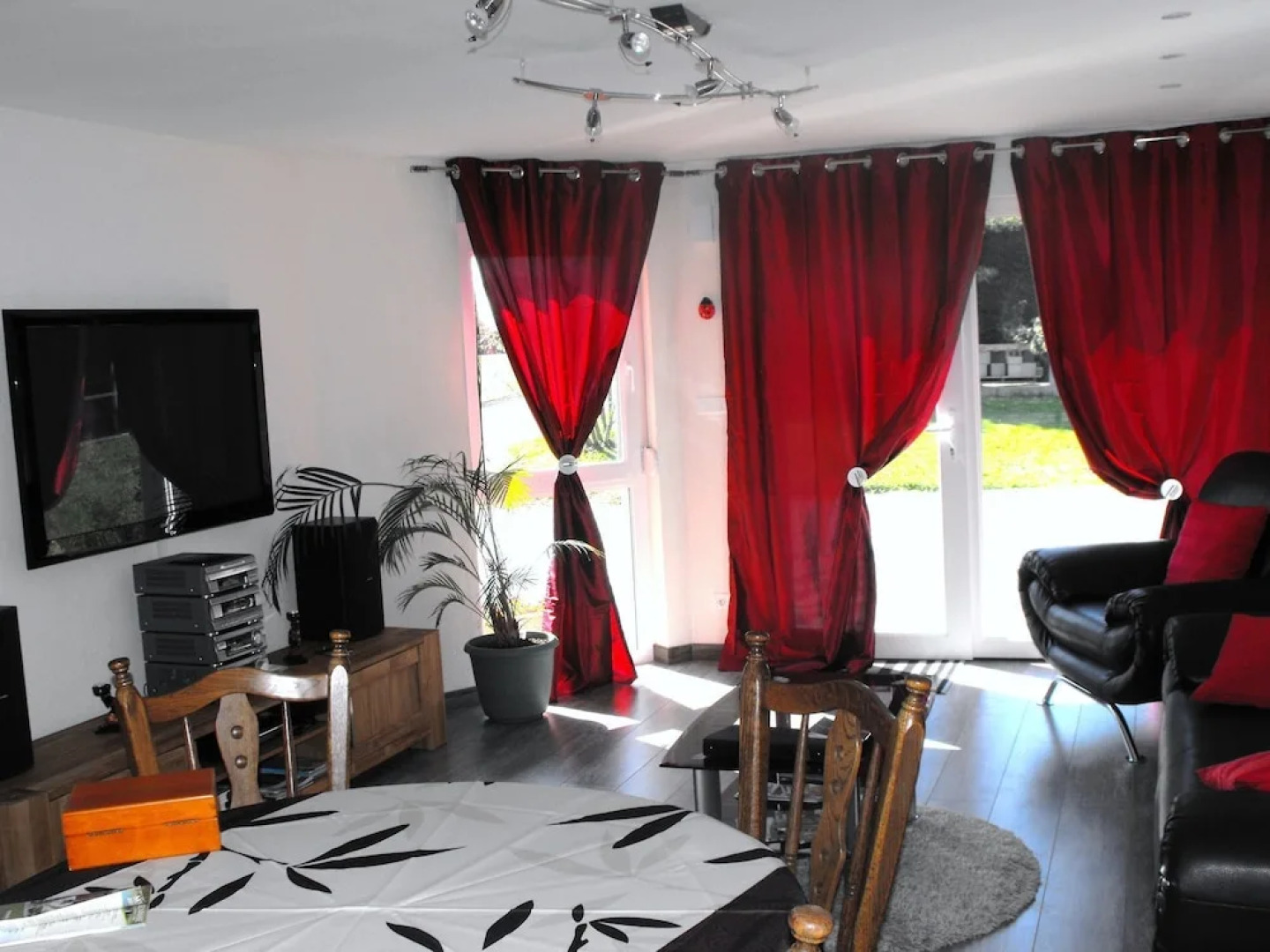 Completely Modernized Gite With Heated Swimming Pool