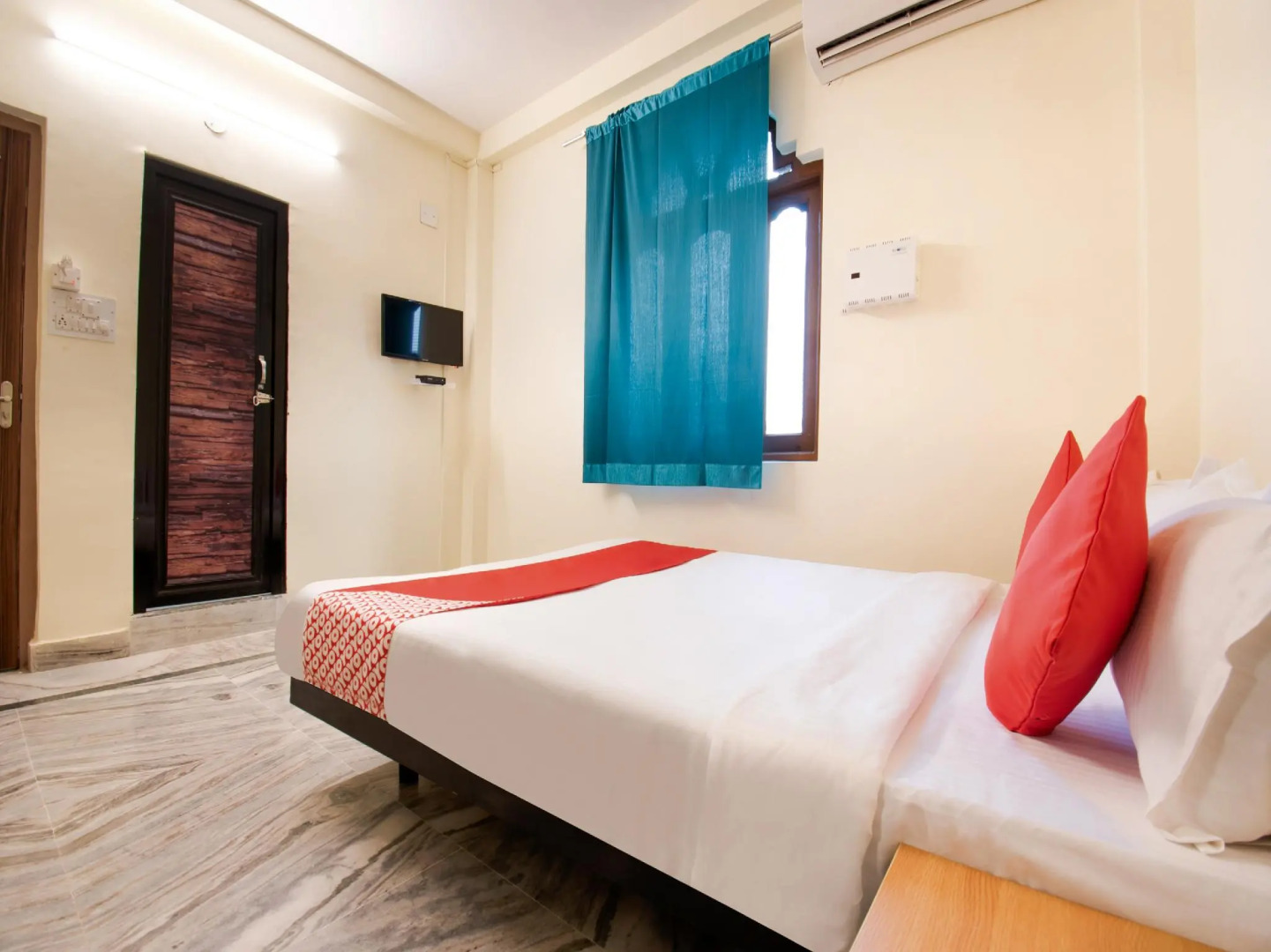 OYO Flagship 36832 Near Shatabdi Mall