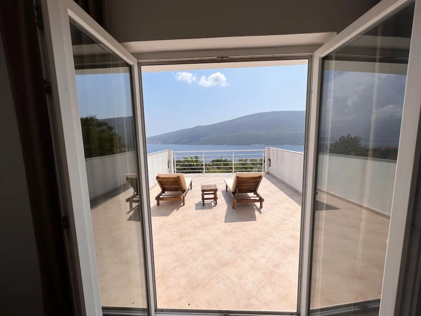 Remarkable 4-bed Villa in Denovici