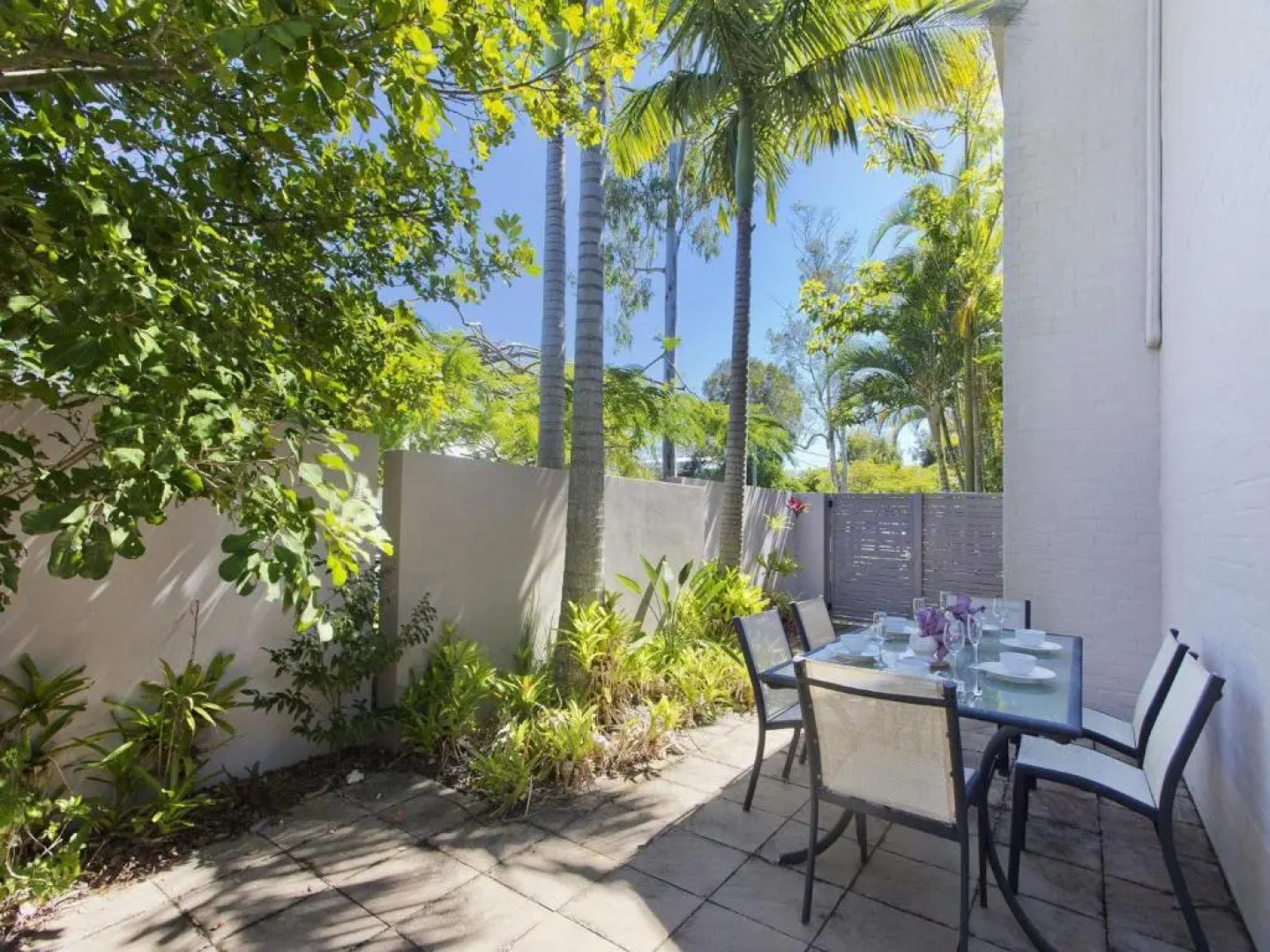 St James Square 5 James Street 40-42