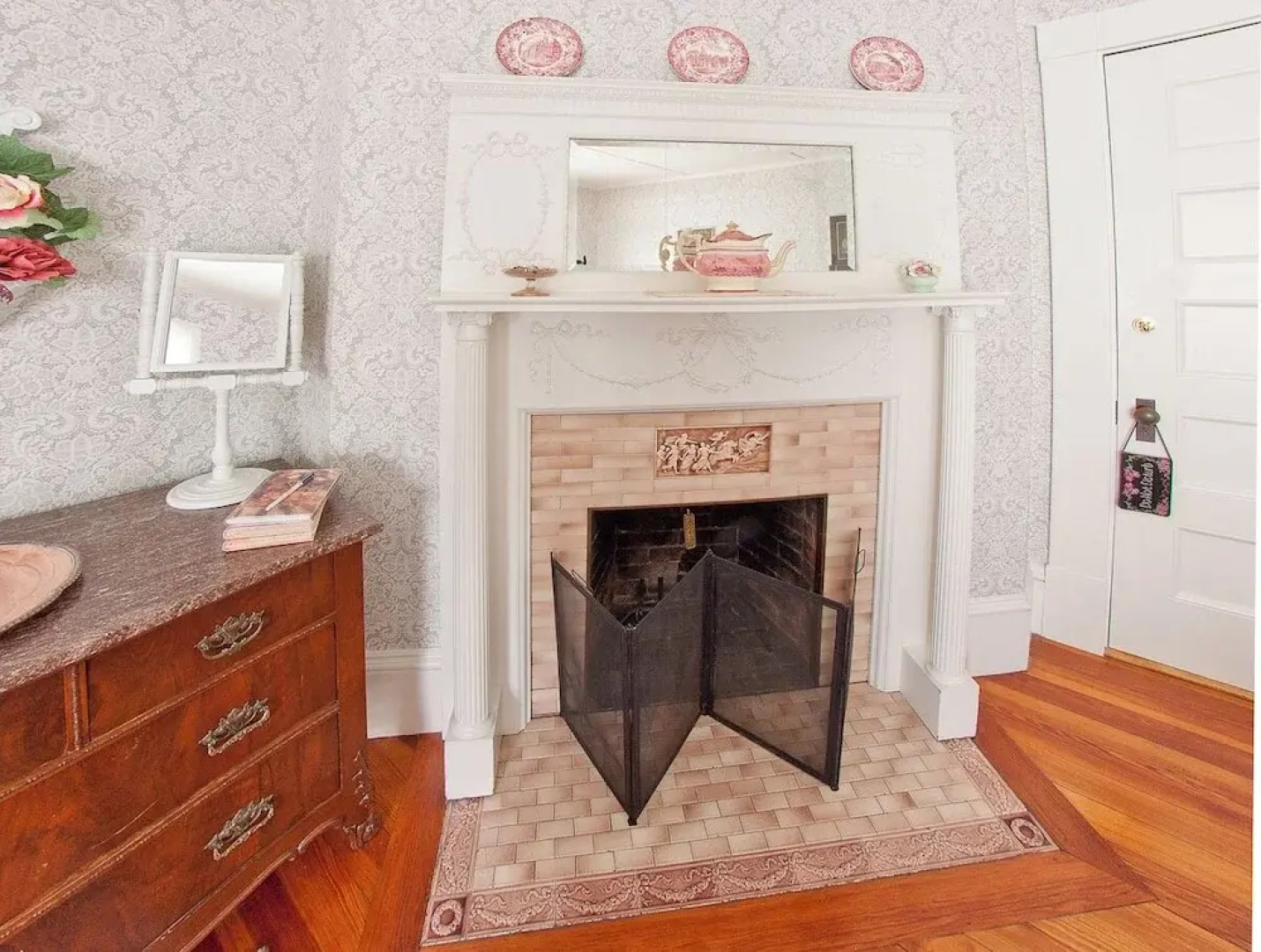 The Jeweled Turret Inn