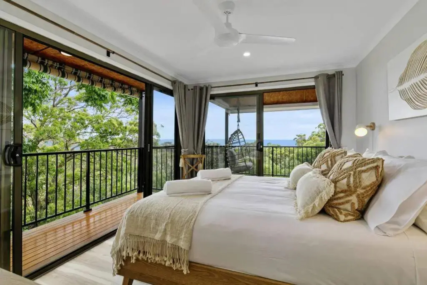Yarabin - Luxury 6 Bedroom Home With Ocean Views
