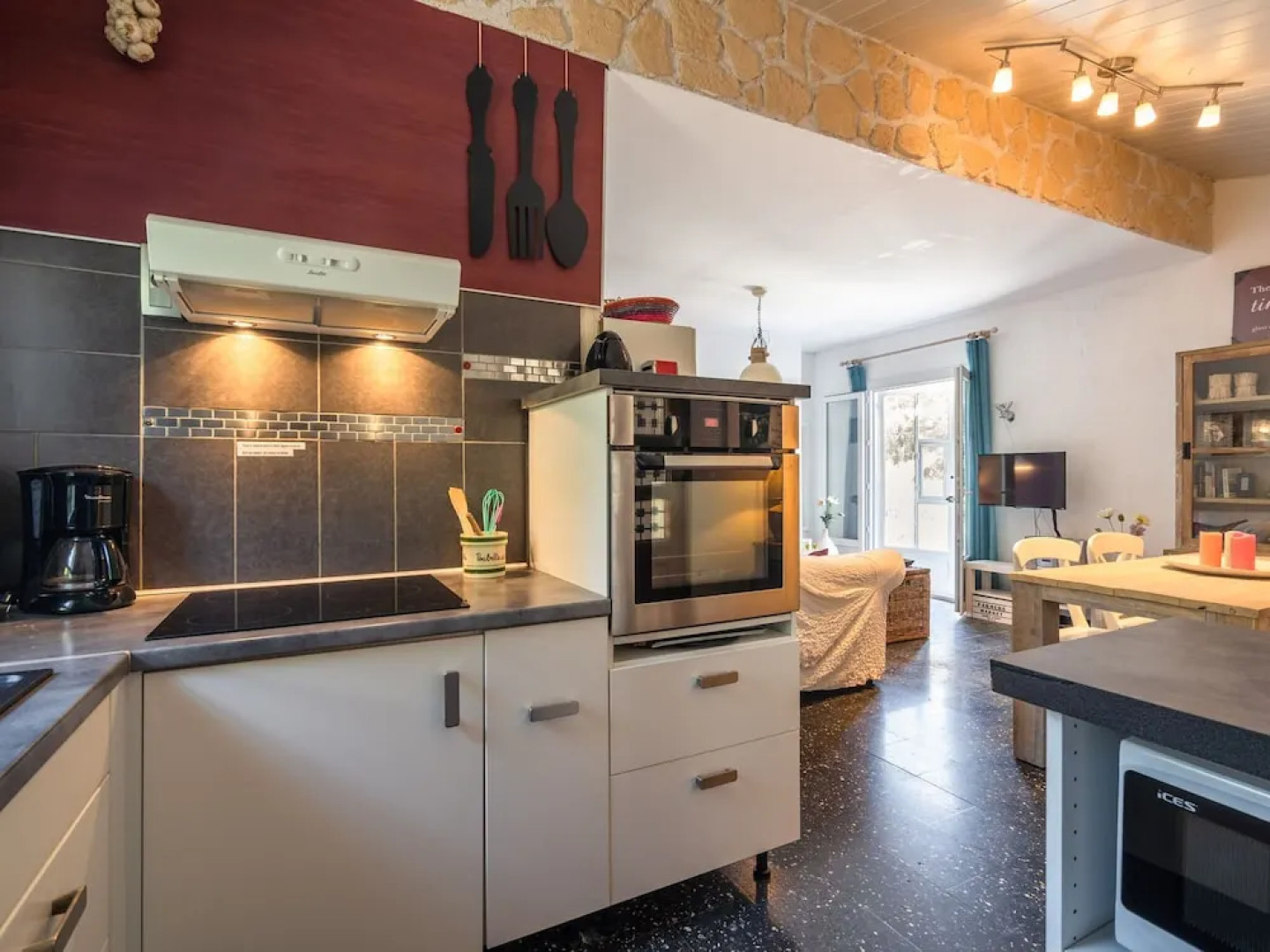 Luring Villa in Pouzols-Minervois with Pool