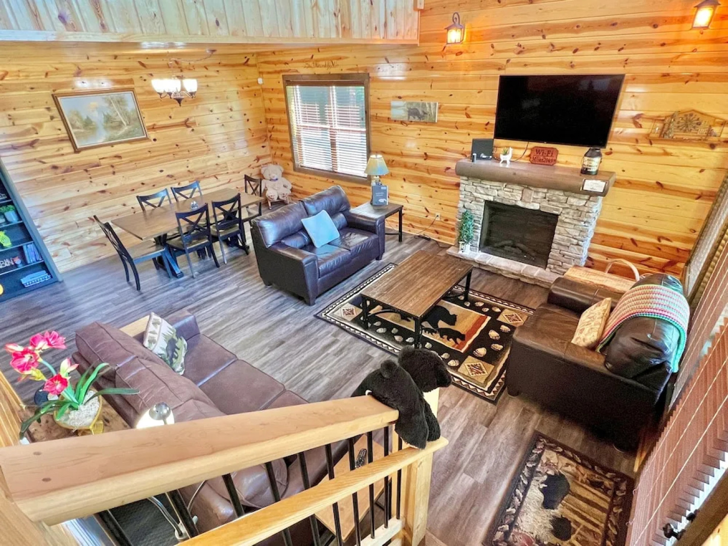 South Side Serenity 2 Bedroom Cabin by RedAwning