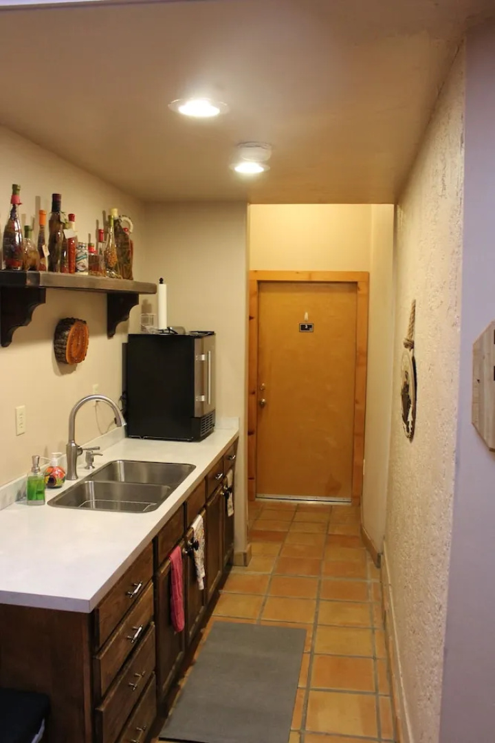 Adobe Rose Boutique Inn