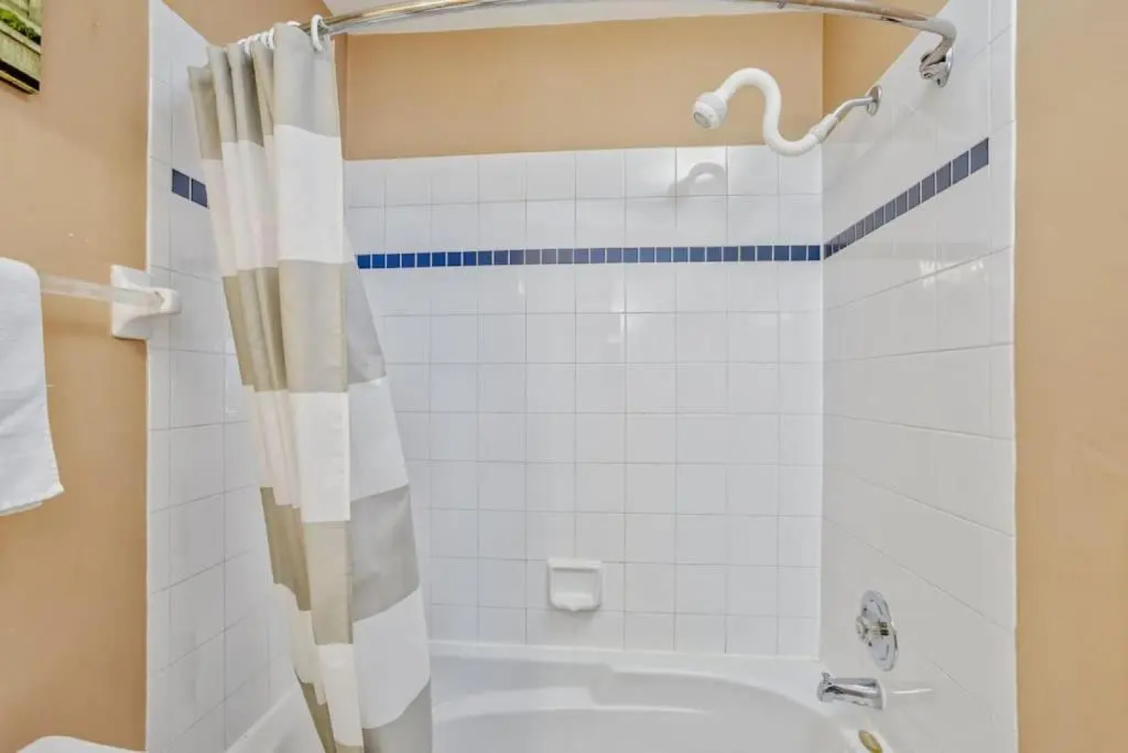 Mountainside 2 bed 2 bath with laundry 79249