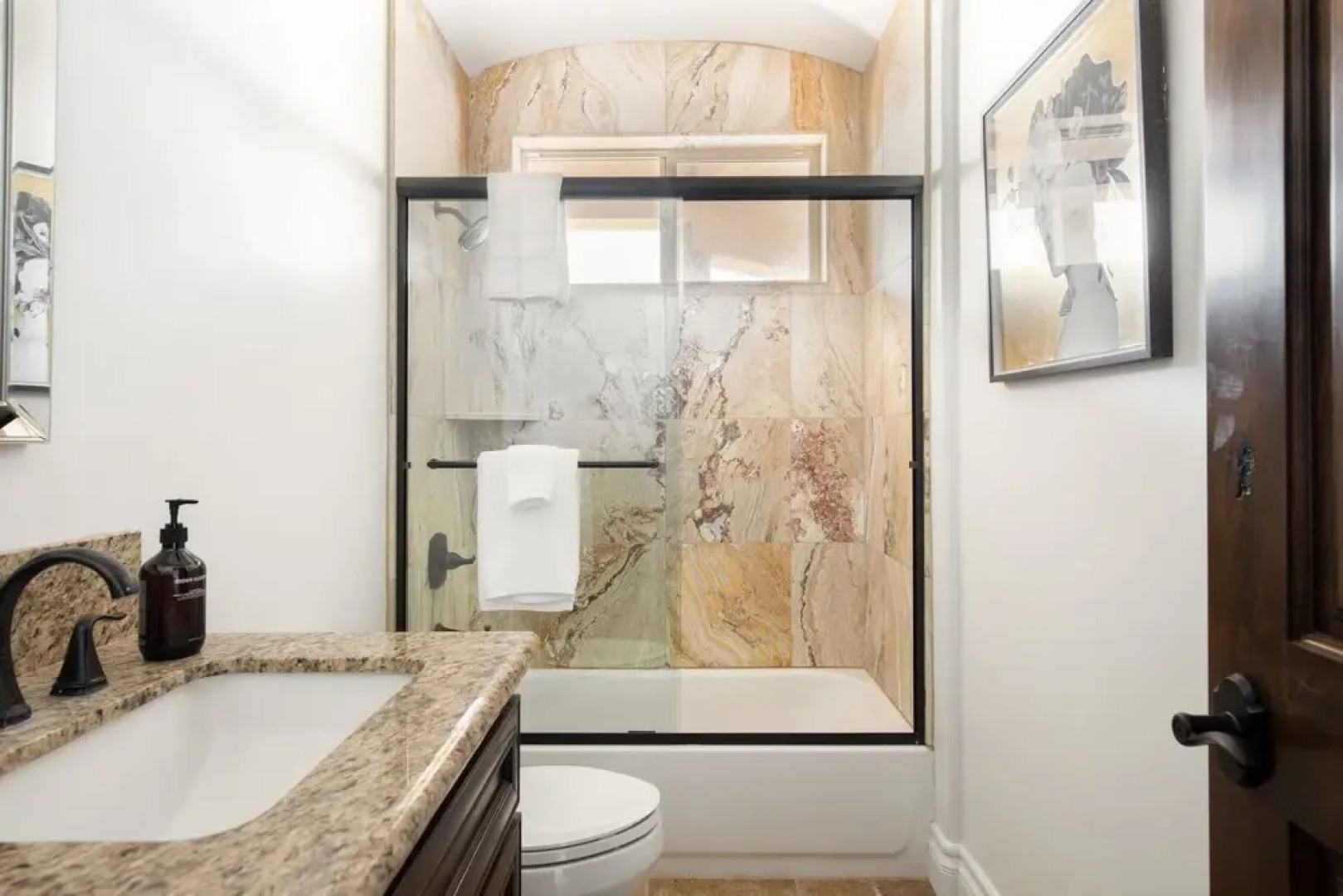 Villa Cabernet by Avantstay Expansive & Private Estate w/ Pool, Hot Tub & Outdoor Kitchen!