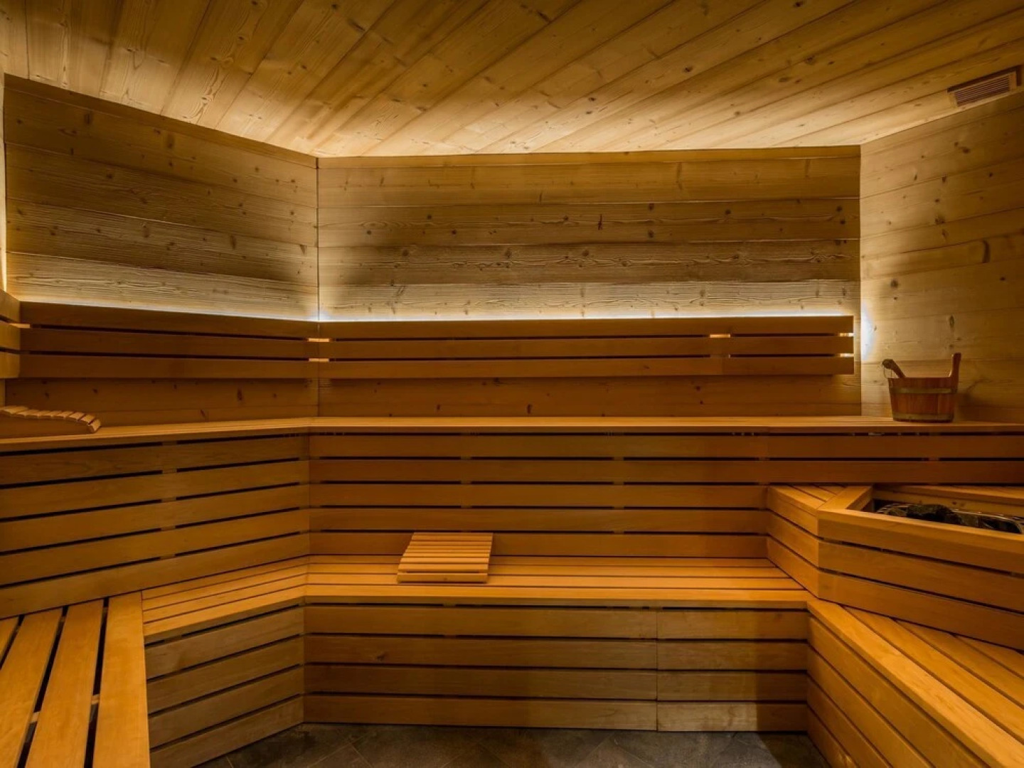 Nice Apartment Near the Center of Val Thorens and Slopes