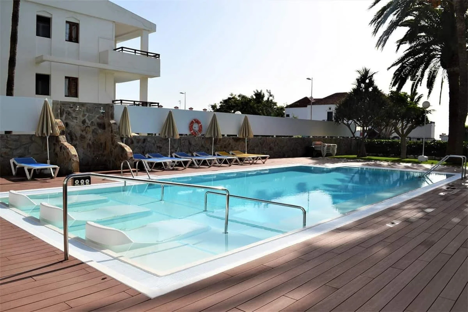 Apartamentos Montemayor