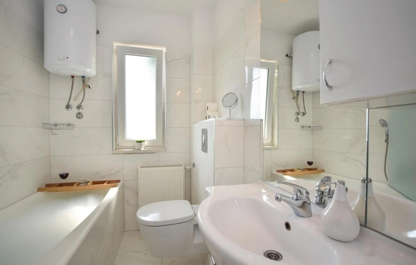 Beautiful Home in Zrnovnica With Wifi and 3 Bedrooms