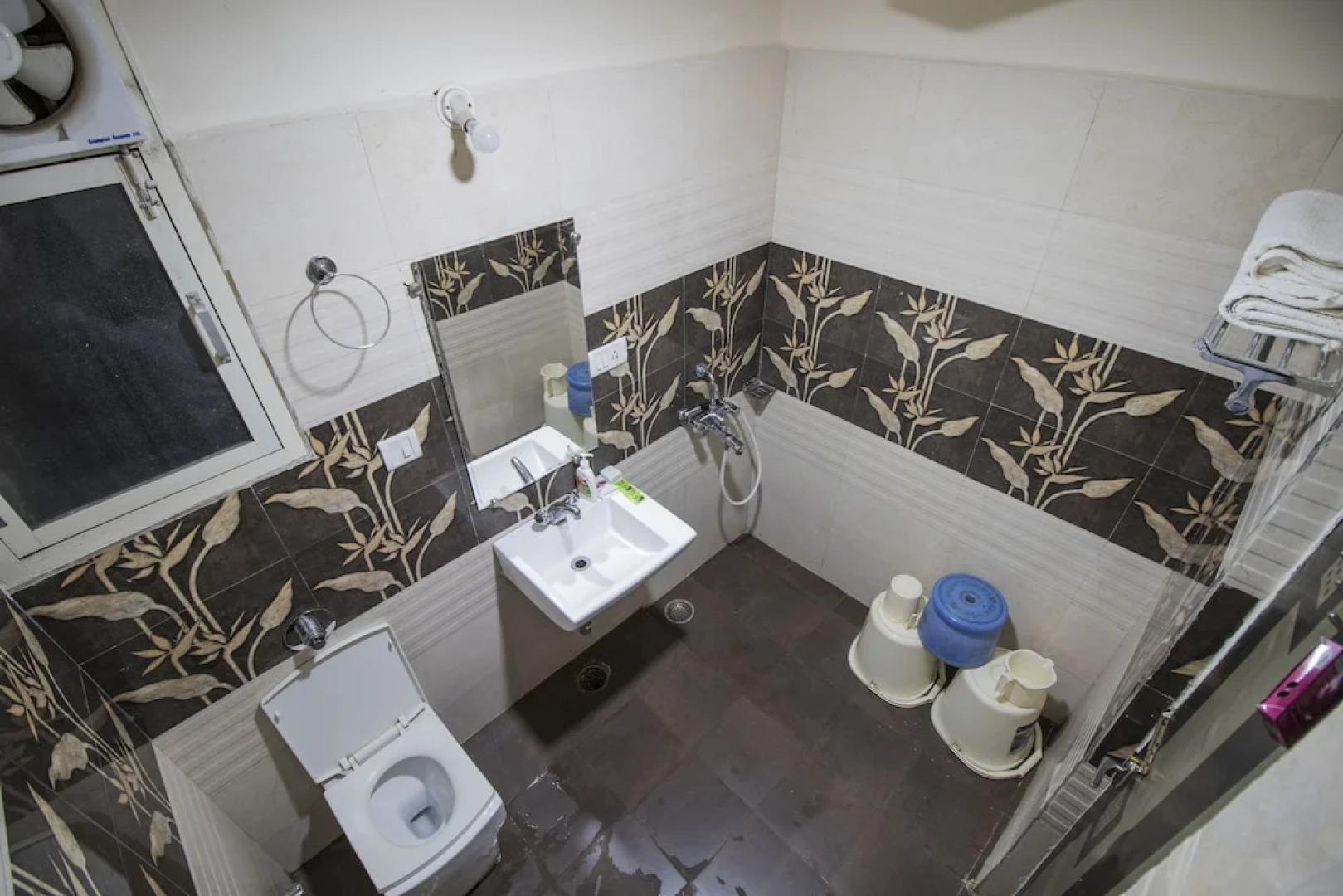 WOW STAYZ2 Misty Meadows