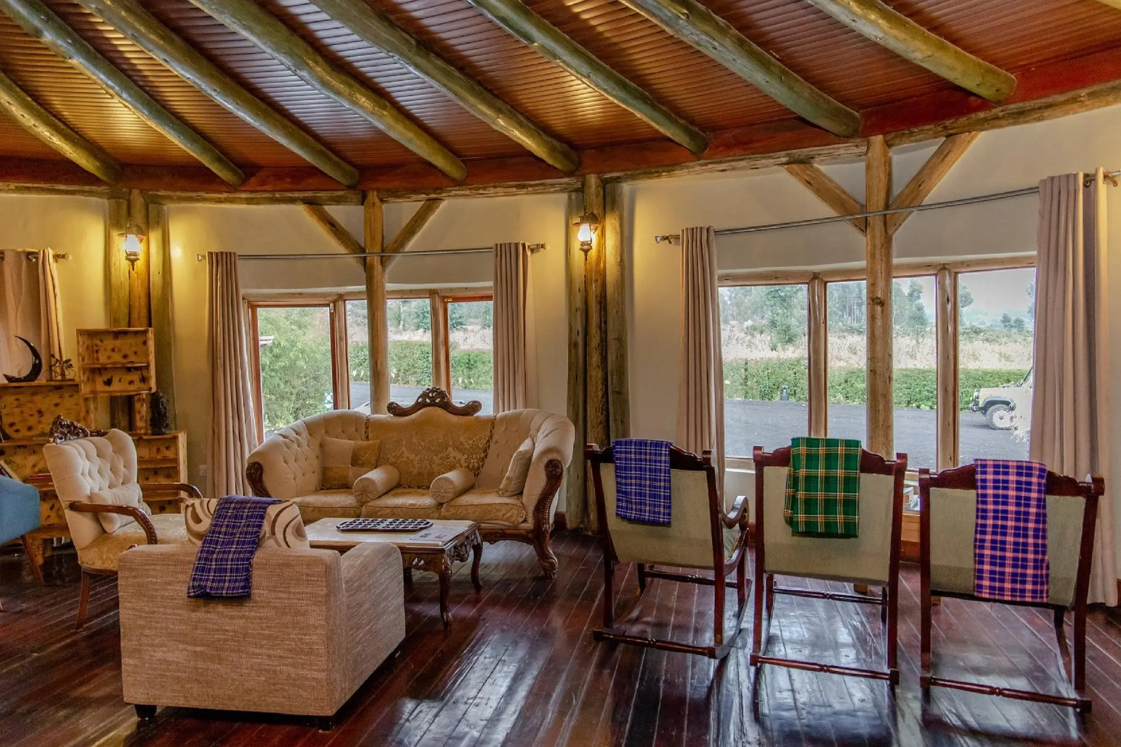 Ingagi Park View Lodge