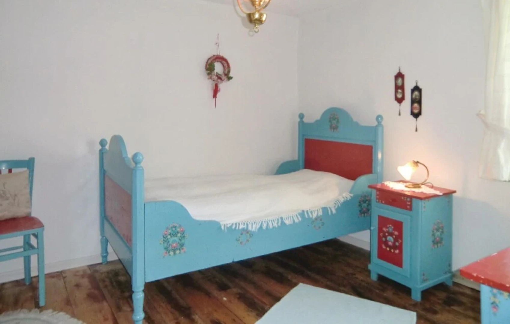 Nice Home in Oos With 3 Bedrooms and Wifi