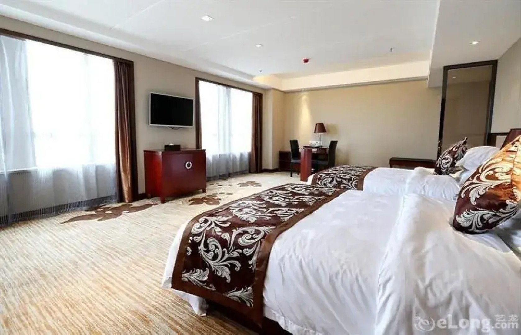 Yichang Riverside No 1 Hotel