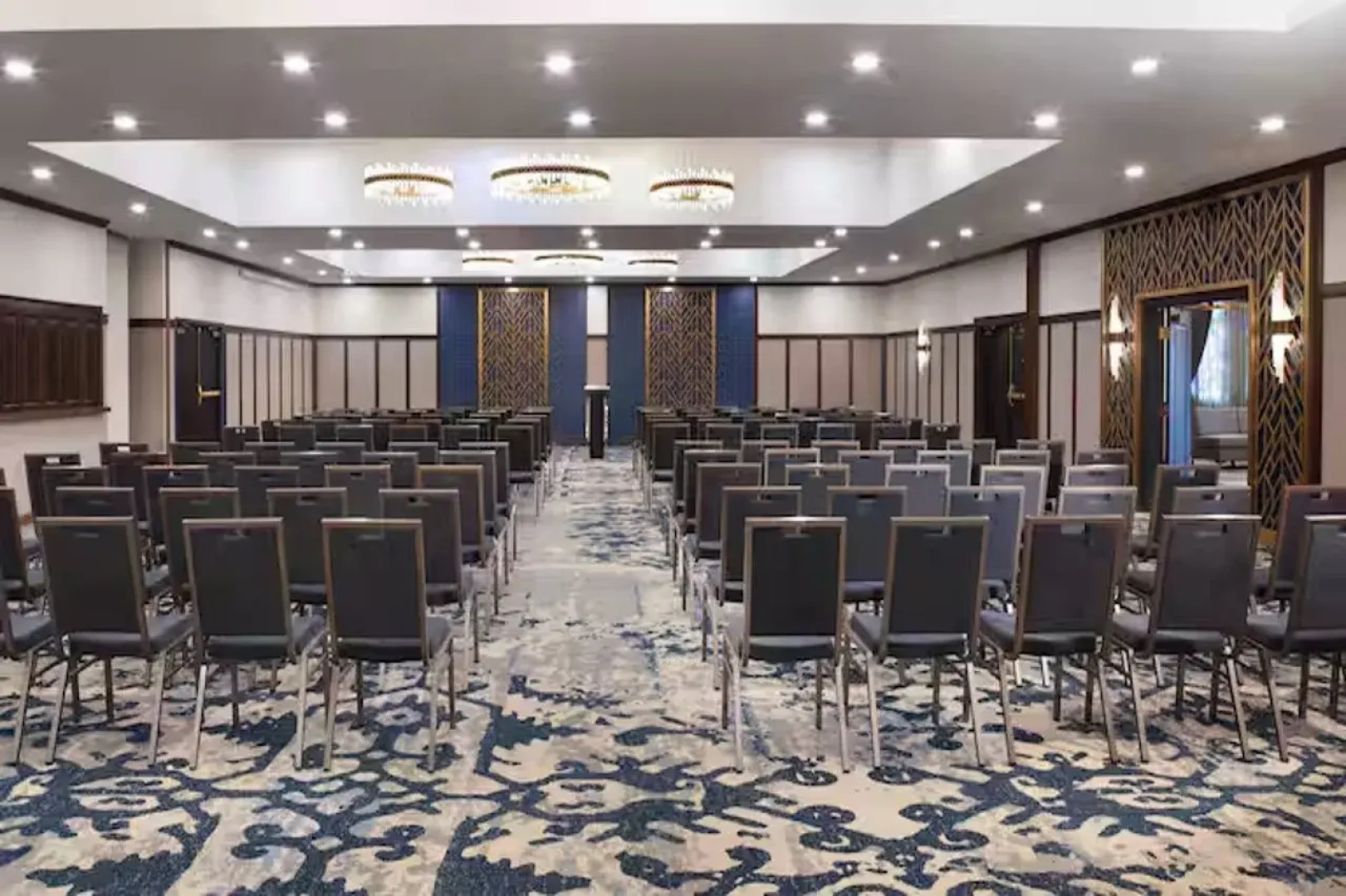 Hotel Royer Urbana Champaign, Tapestry Collection by Hilton