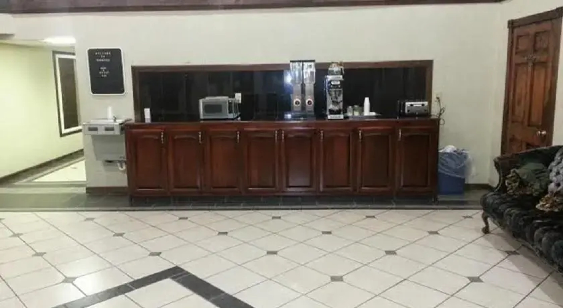 Americas Best Inn & Suites Commerce