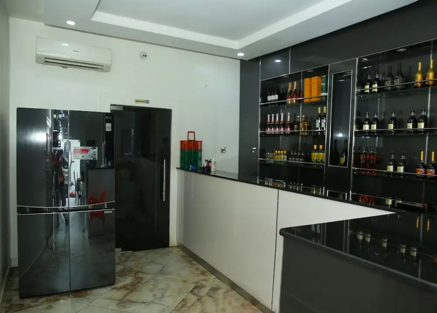 PoshLux Executive Hotel