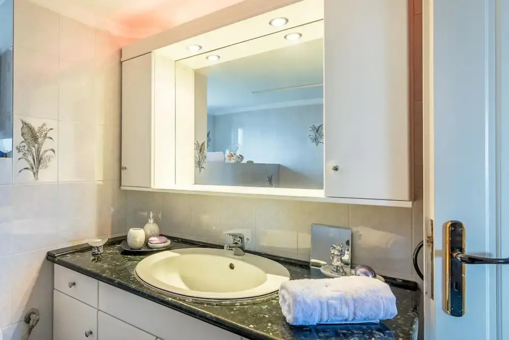 Chania Poolside Resort - Panoramic Seaview Lodging