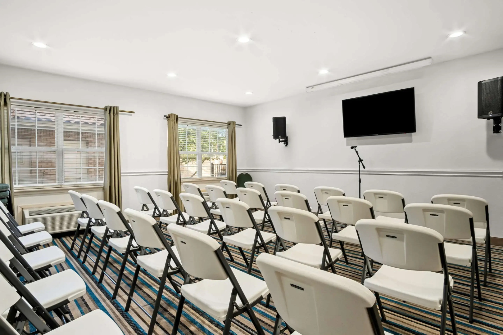 MainStay Suites Addison-Dallas