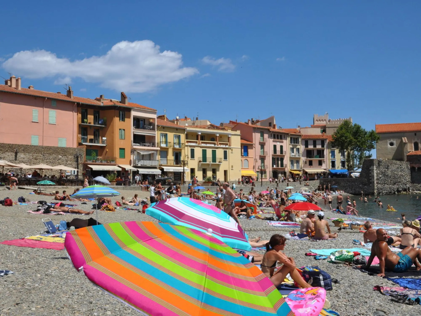 Charming Apartment in Villesèque-des-Corbières with Jacuzzi