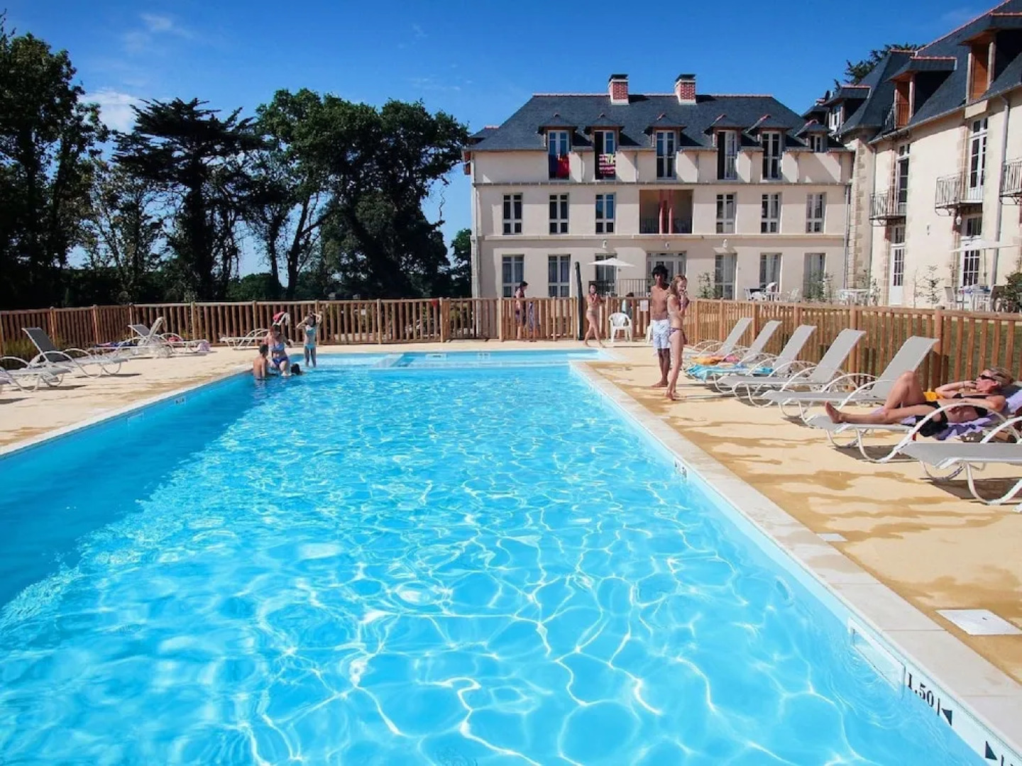 Cozy Apartment in a 17th Century Castle in a Breton Village