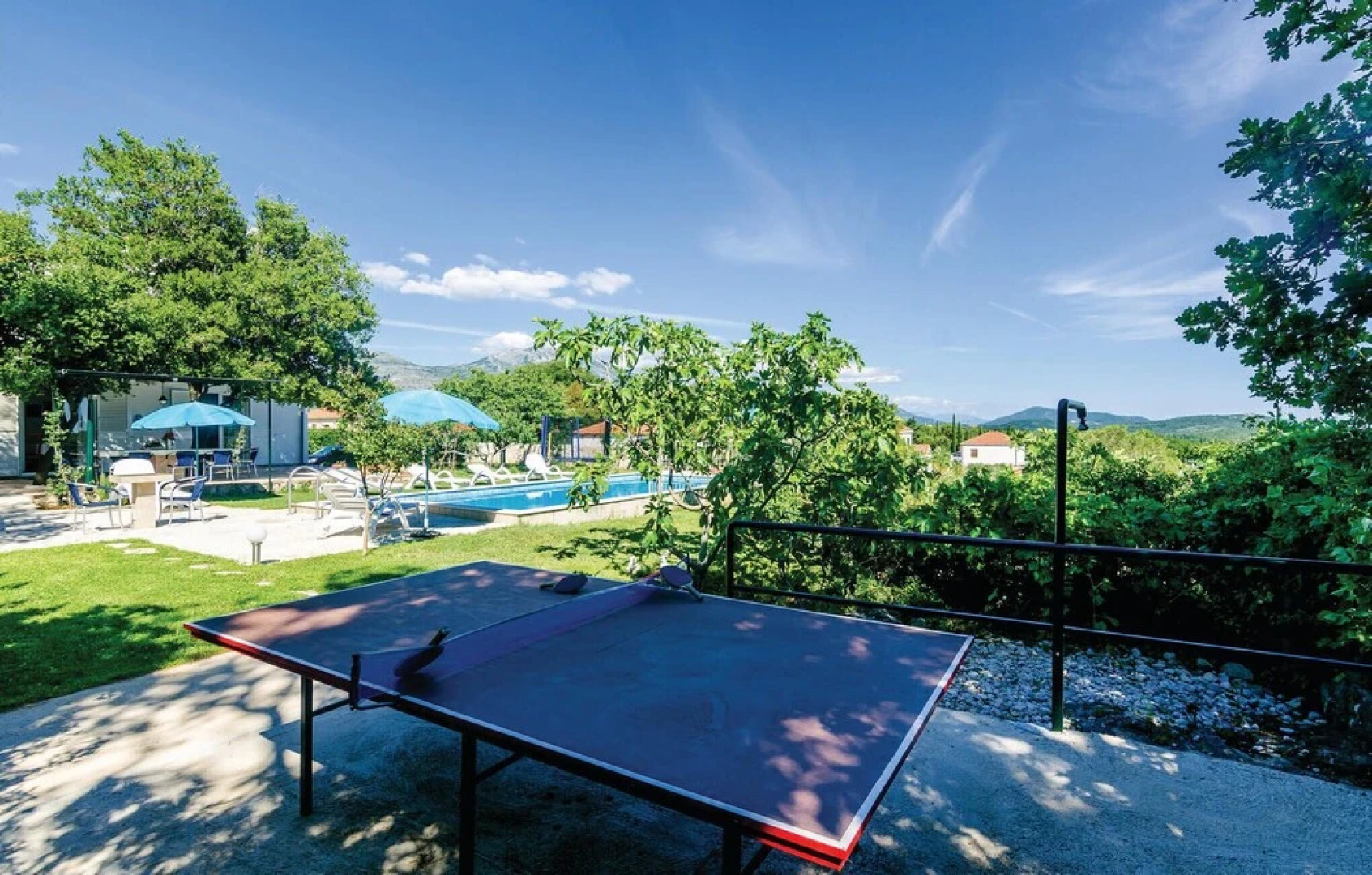 Stunning Home in Mocici With Wifi and 4 Bedrooms